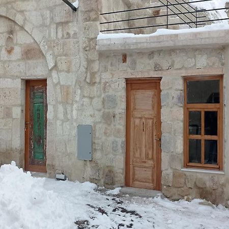 לינה וארוחת בוקר אורגופ Junior Ottoman Cave מראה חיצוני תמונה
