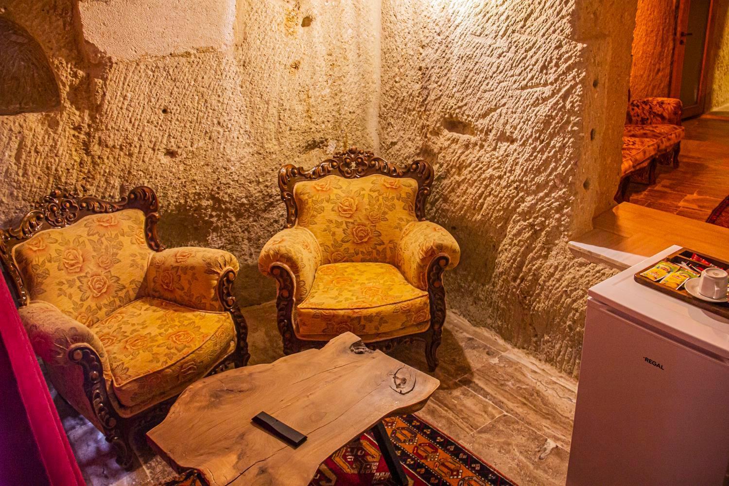 לינה וארוחת בוקר אורגופ Junior Ottoman Cave מראה חיצוני תמונה